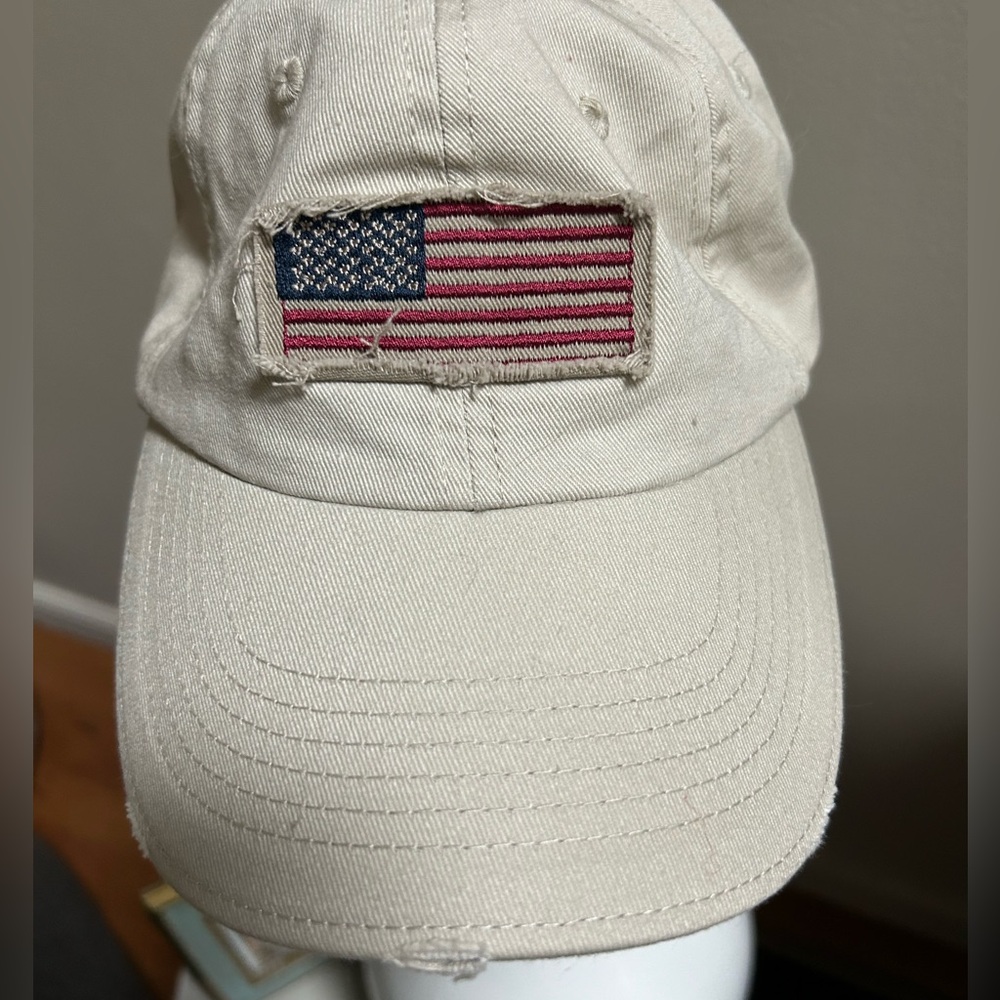 No famous name Just a nice summer cap !